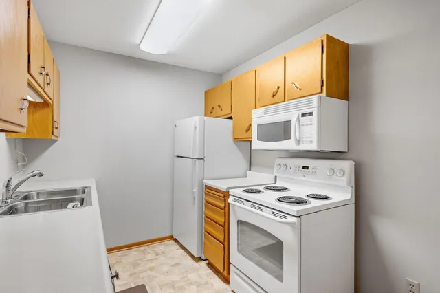 $119,900 | 9141 Highway 55, Unit 101, Golden Valley, MN 55427