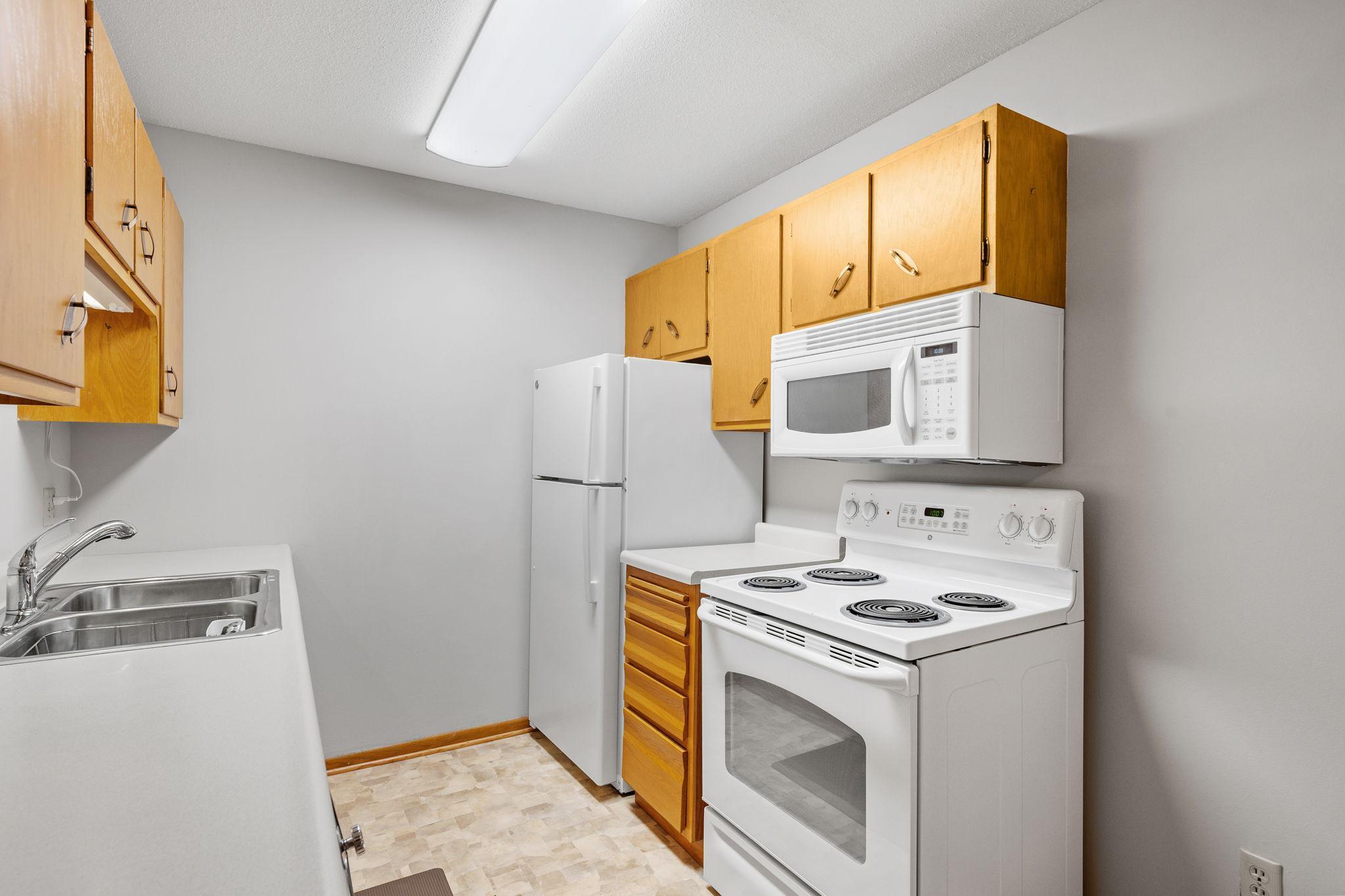 9141 Highway 55, Unit 101 Golden Valley, MN 55427 - Photo 9 of 30