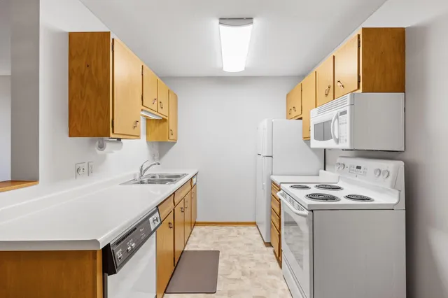 $119,900 | 9141 Highway 55, Unit 101, Golden Valley, MN 55427