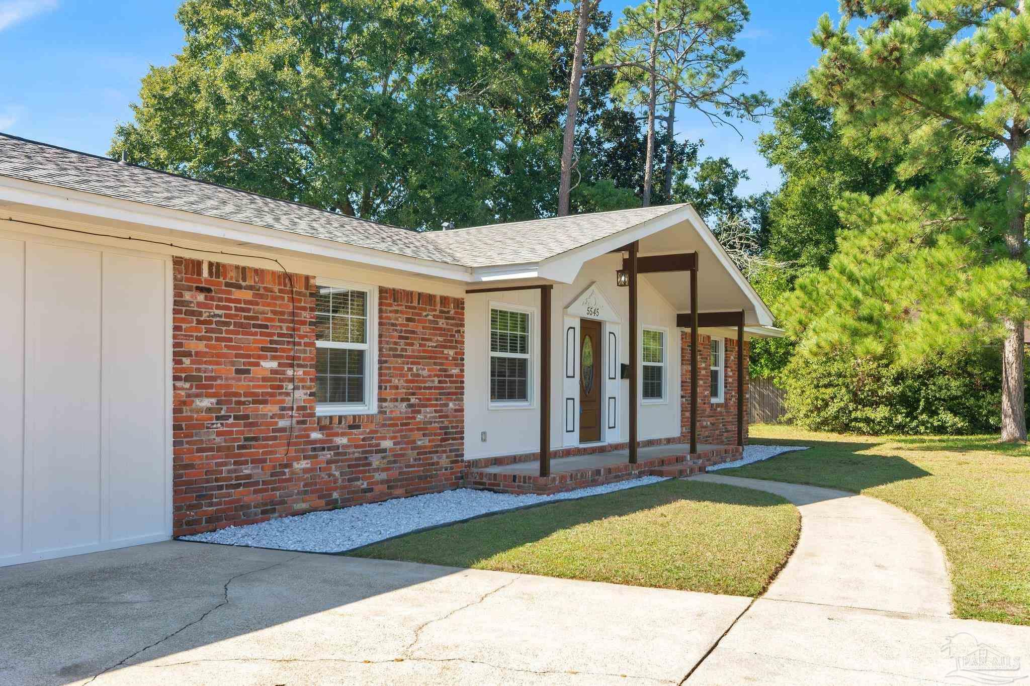 5545 Homewood Road Pensacola, FL 32504 - Photo 3 of 42 Spacious Front Front