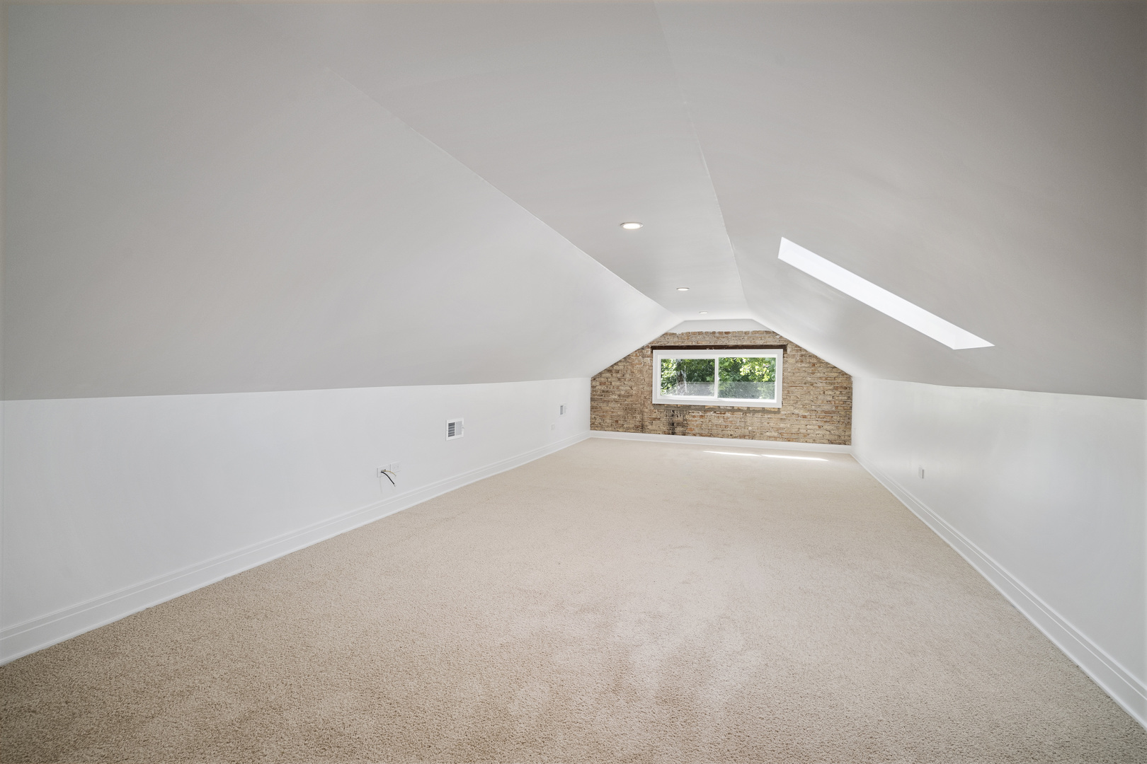 6747 Riverside Drive Berwyn, IL 60402 - Photo 23 of 32 a view of an empty room