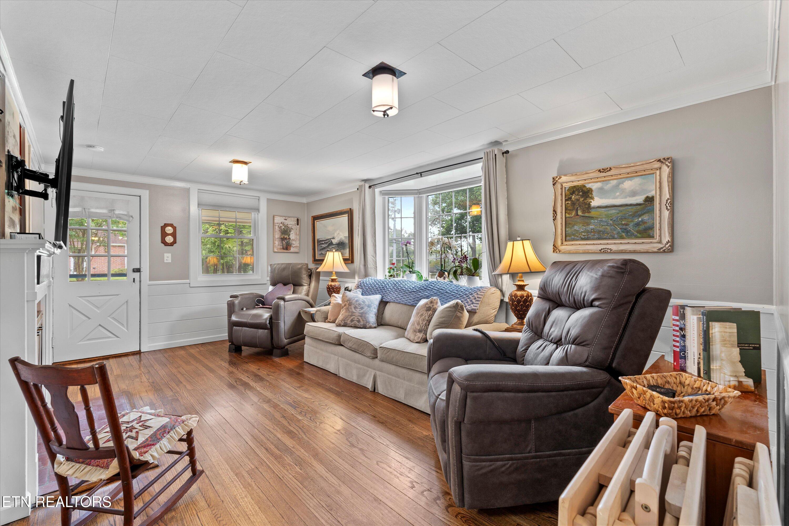 56 Pine Road Norris, TN 37828 - Photo 10 of 40 Living Room