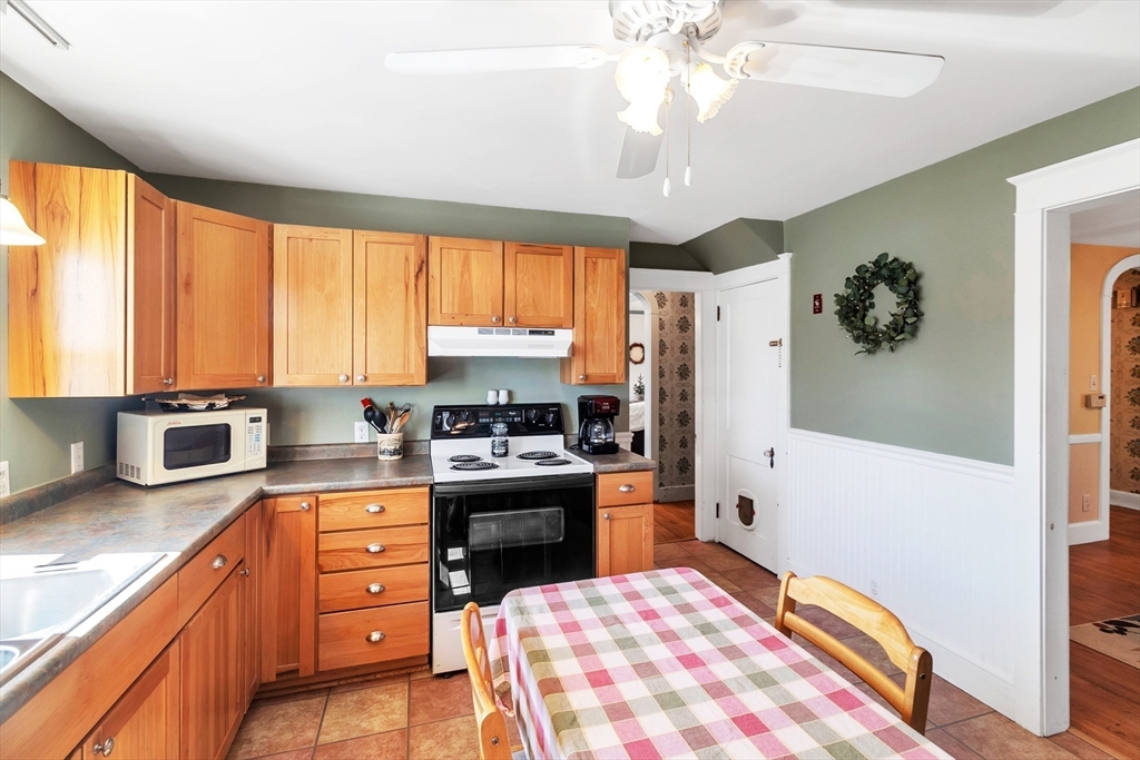 17 Raingley Road Greenfield, MA 01301 - Photo 7 of 33 Gallery Image 7
