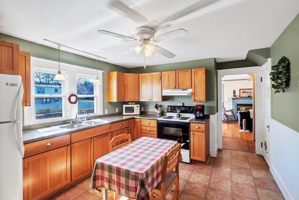 17 Raingley Road Greenfield, MA 01301 - Photo 8 of 33 Gallery Image 8