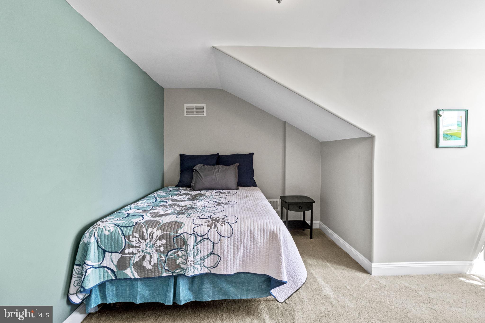 368 Martin Street Philadelphia, PA 19128 - Photo 36 of 45 3rd floor front bedroom