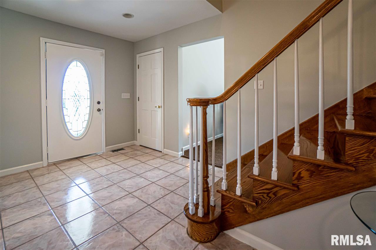 5029 South Diamond Point Mapleton, IL 61547 - Photo 3 of 36 Gallery Image 3