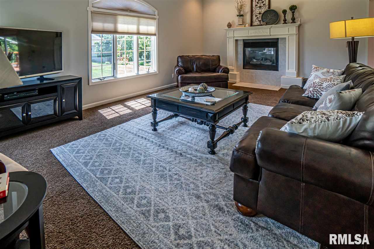 5029 South Diamond Point Mapleton, IL 61547 - Photo 5 of 36 Gallery Image 5