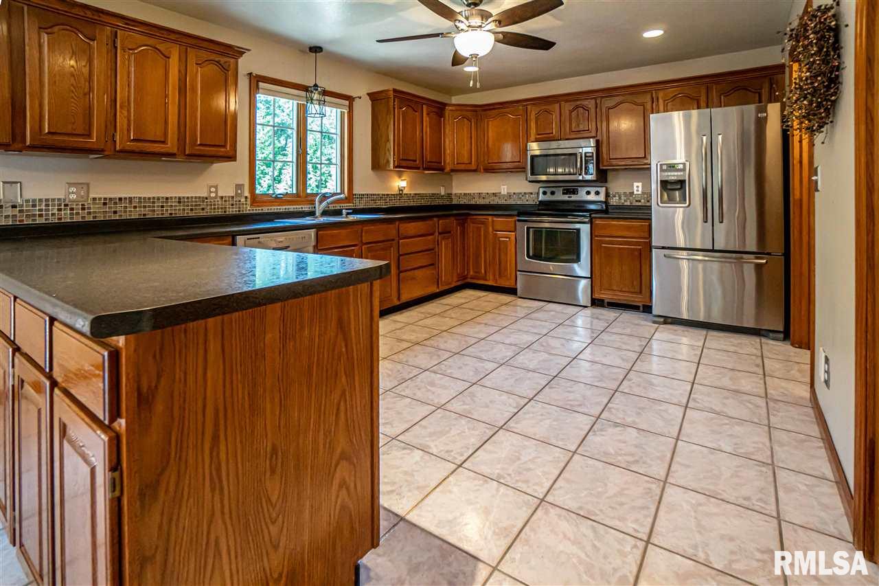 5029 South Diamond Point Mapleton, IL 61547 - Photo 9 of 36 Gallery Image 9