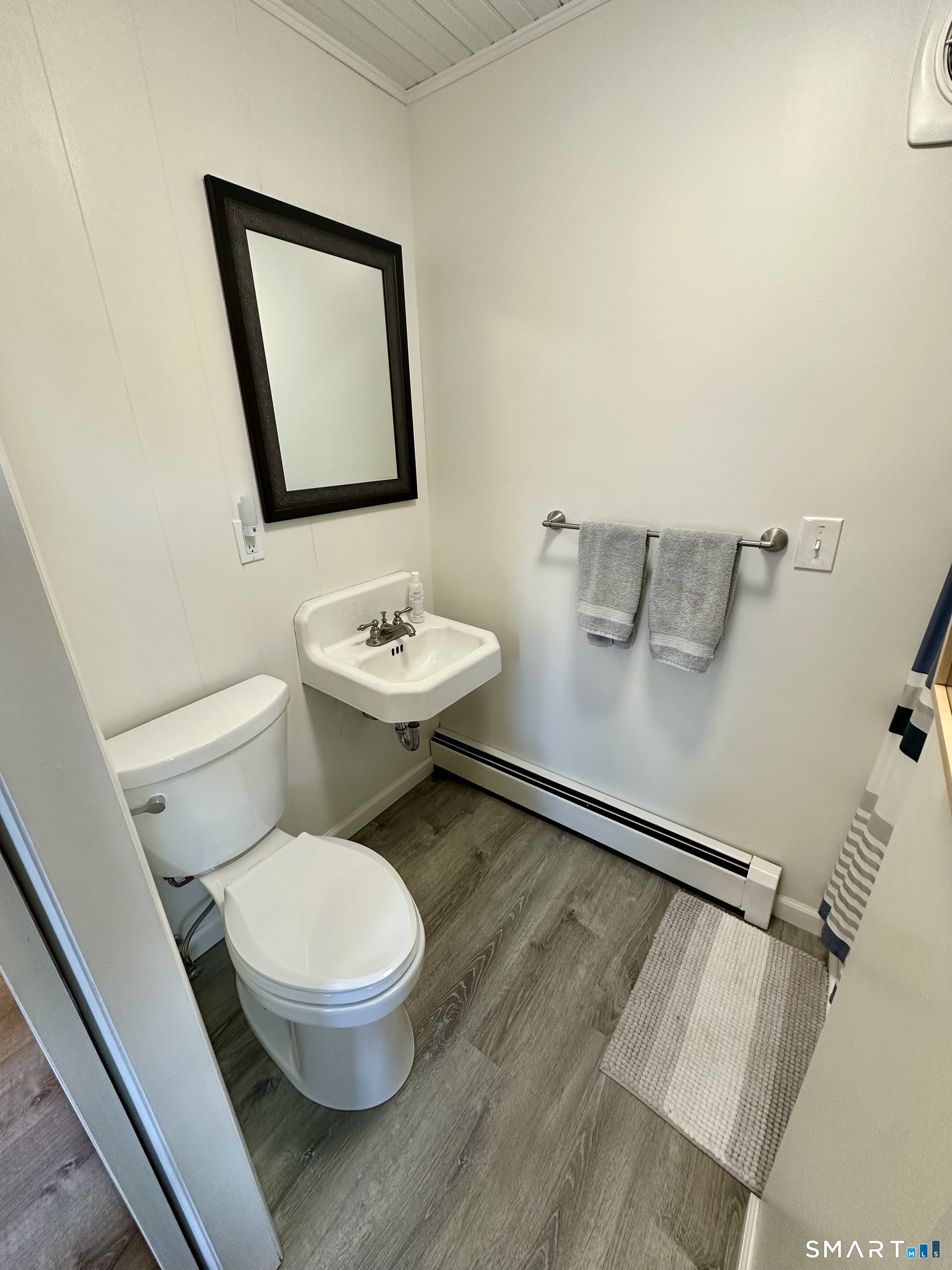 36 Attawan Road East Lyme, CT 06357 - Photo 21 of 40 Full Bath with Shower