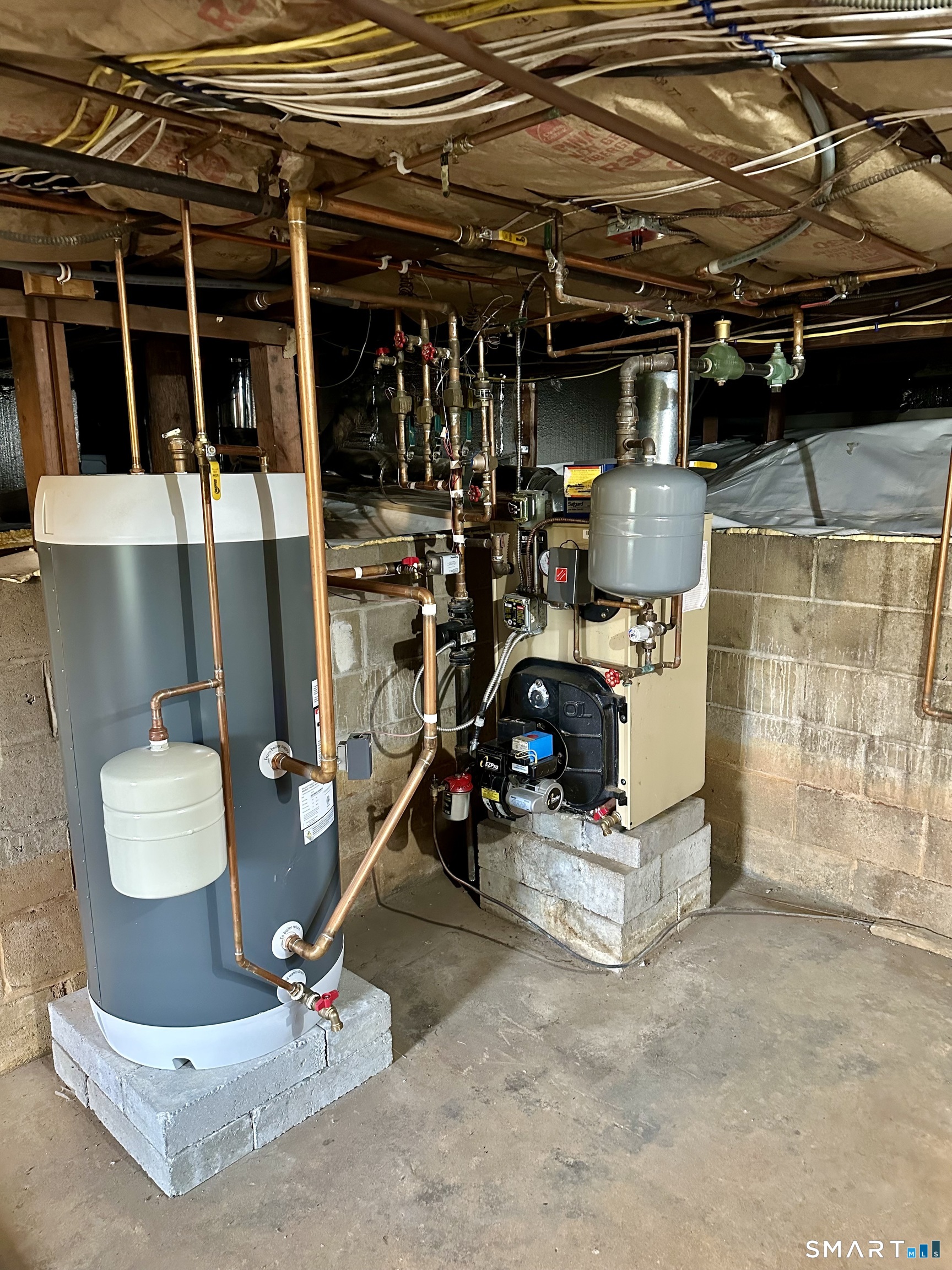 36 Attawan Road East Lyme, CT 06357 - Photo 36 of 40 Thermostatic Hot Water Heater and Boiler