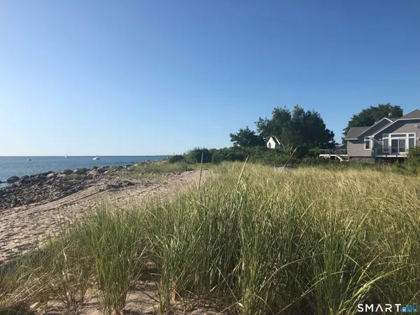 $800,000 | 36 Attawan Road, East Lyme, CT 06357