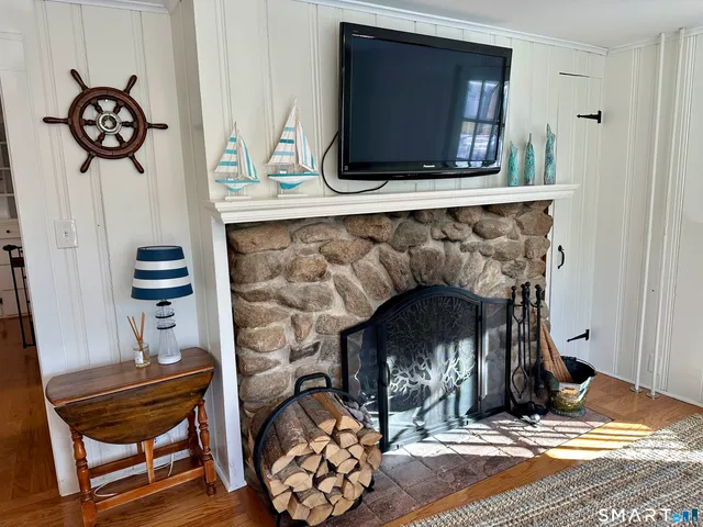 $895,000 | 36 Attawan Road, East Lyme, CT 06357