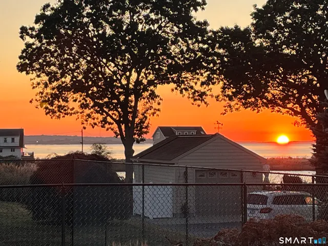 $895,000 | 36 Attawan Road, East Lyme, CT 06357