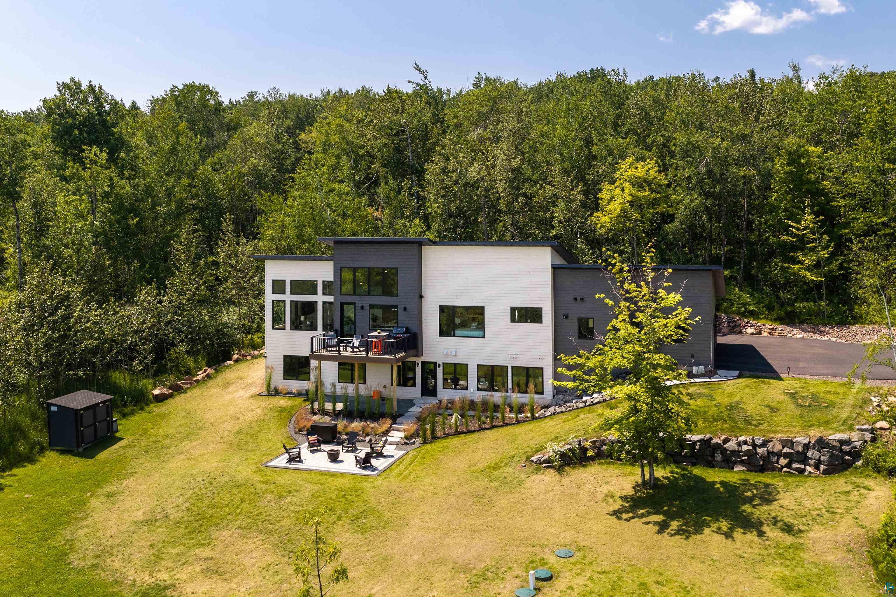 814 Pleasant View Road Duluth, MN 55803 - Photo 47 of 49 Modern architectural design featuring extensive window arrays