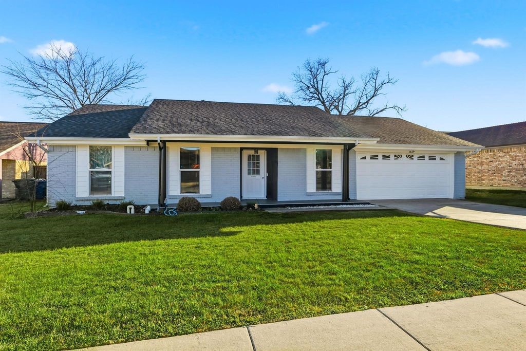 2828 Elk Grove Road Carrollton, TX 75007 - Photo 2 of 25 Gallery Image 2