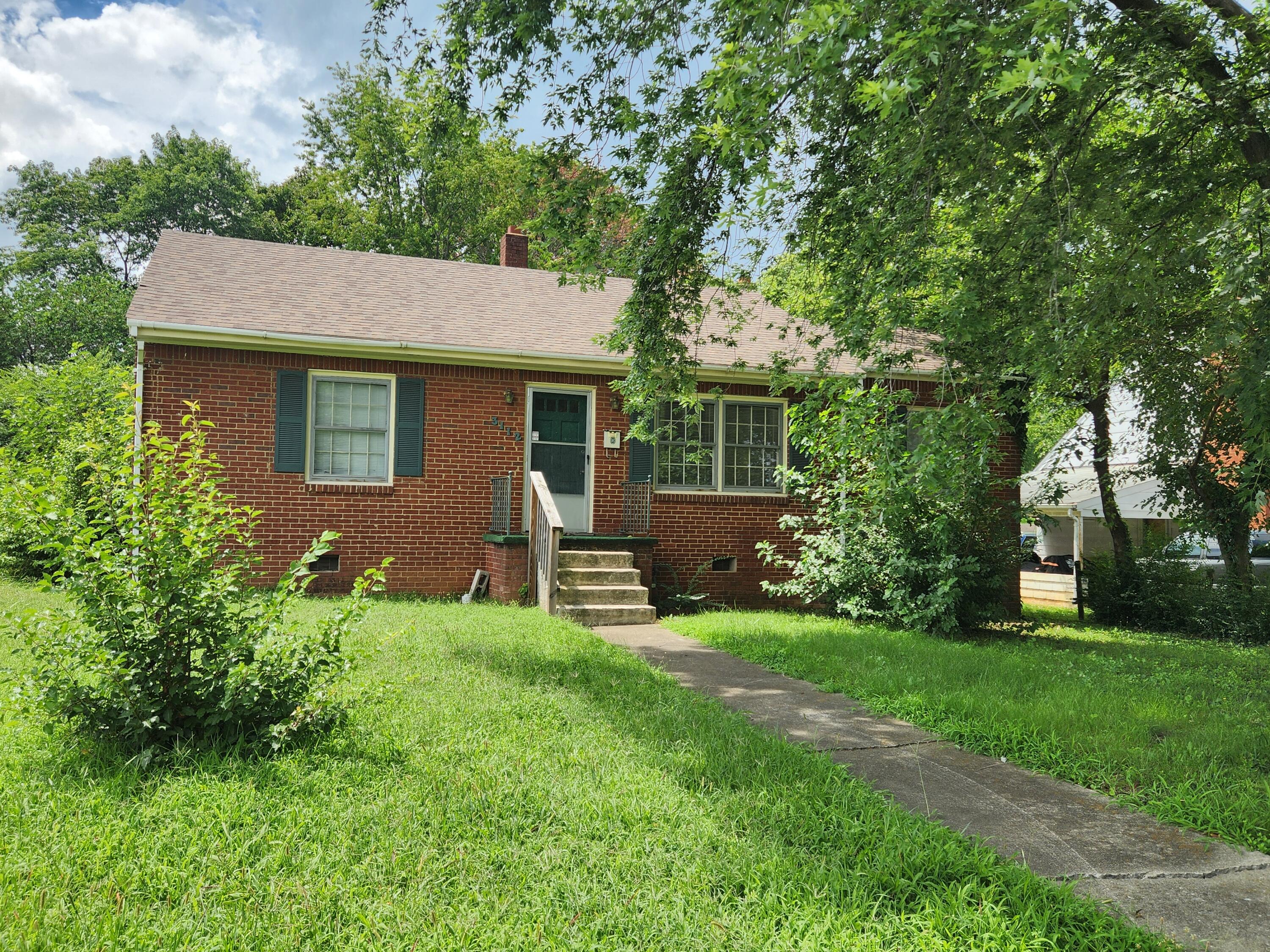 3112 Plantation Road Northeast Roanoke, VA 24012 - Photo 1 of 31 113