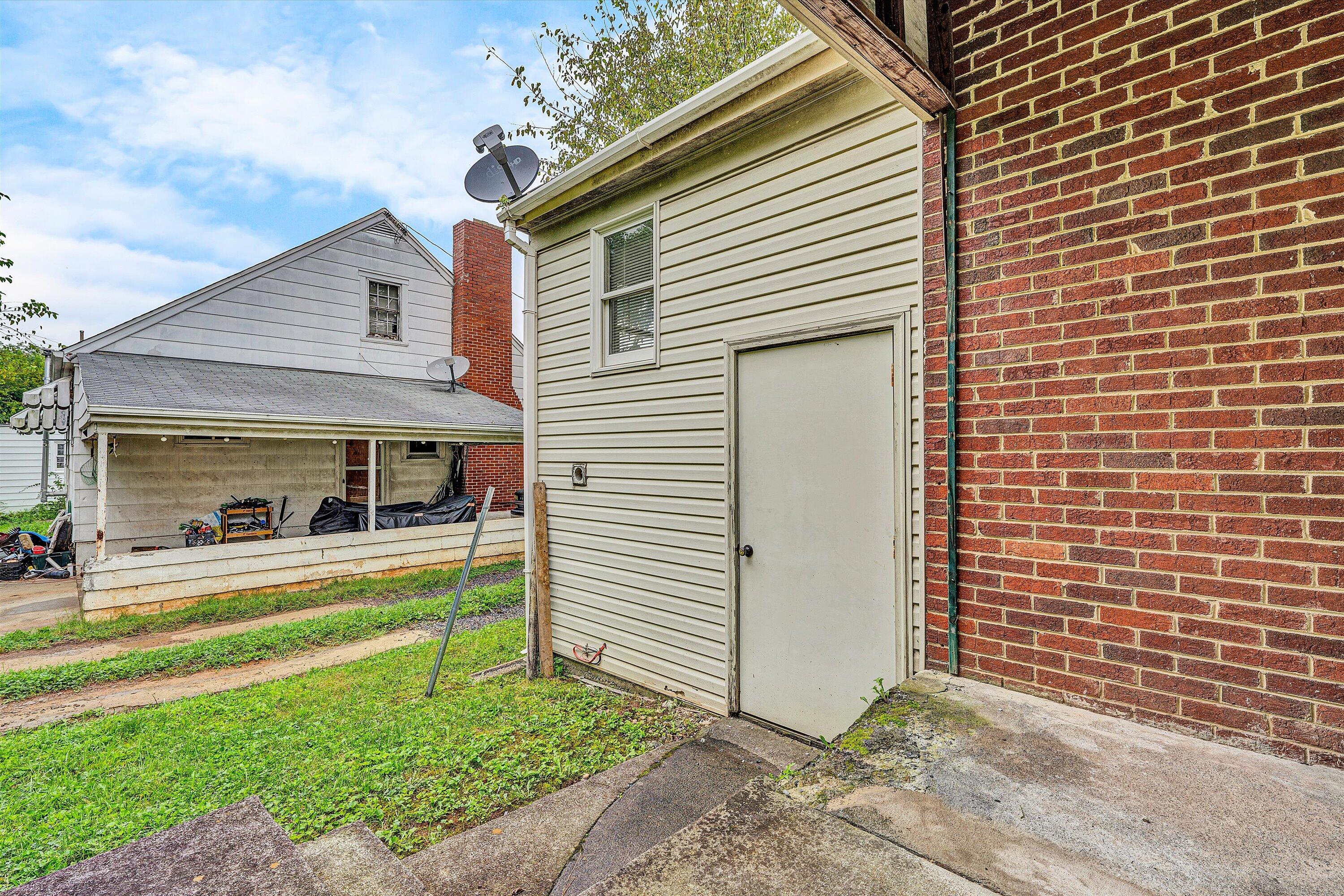 3112 Plantation Road Northeast Roanoke, VA 24012 - Photo 25 of 31 26-DSC07335