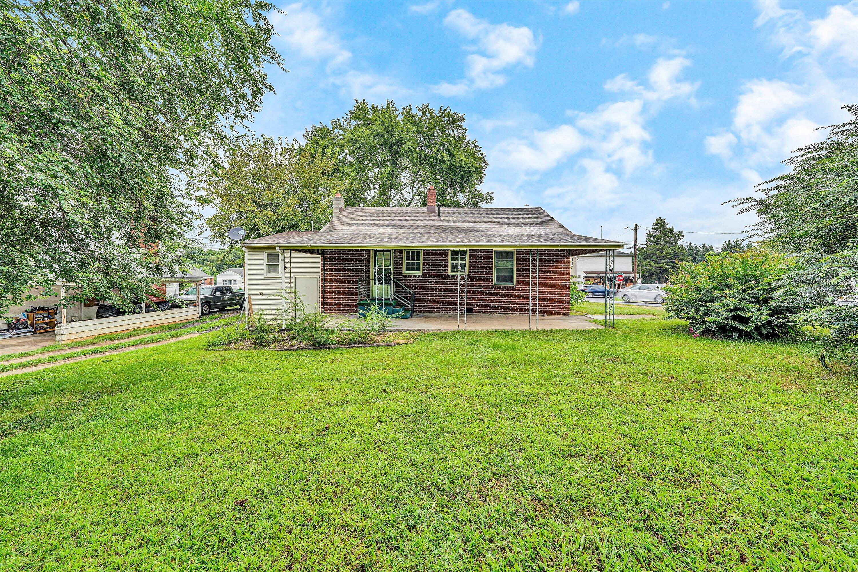 3112 Plantation Road Northeast Roanoke, VA 24012 - Photo 27 of 31 28-DSC07341