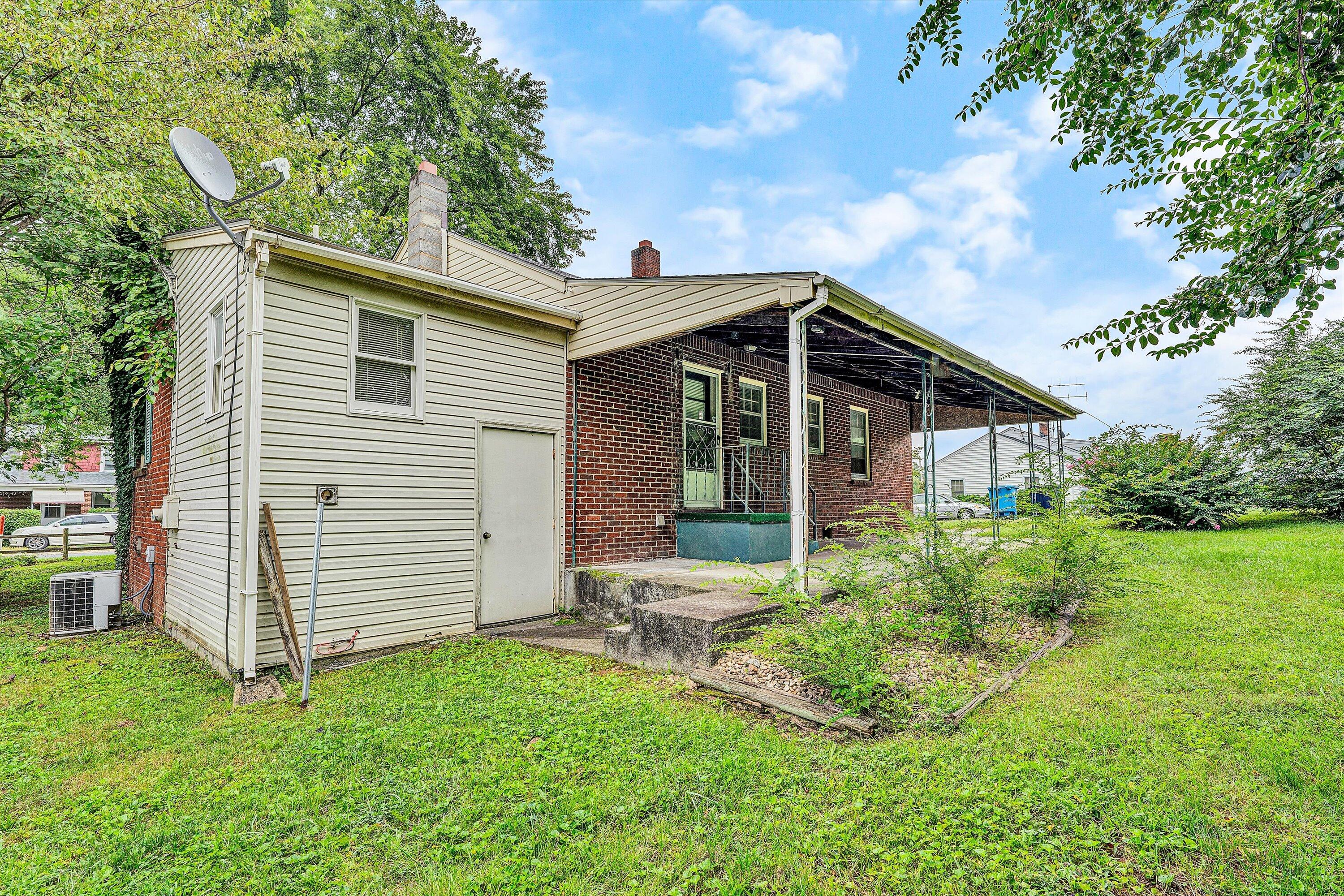 3112 Plantation Road Northeast Roanoke, VA 24012 - Photo 28 of 31 29-DSC07344