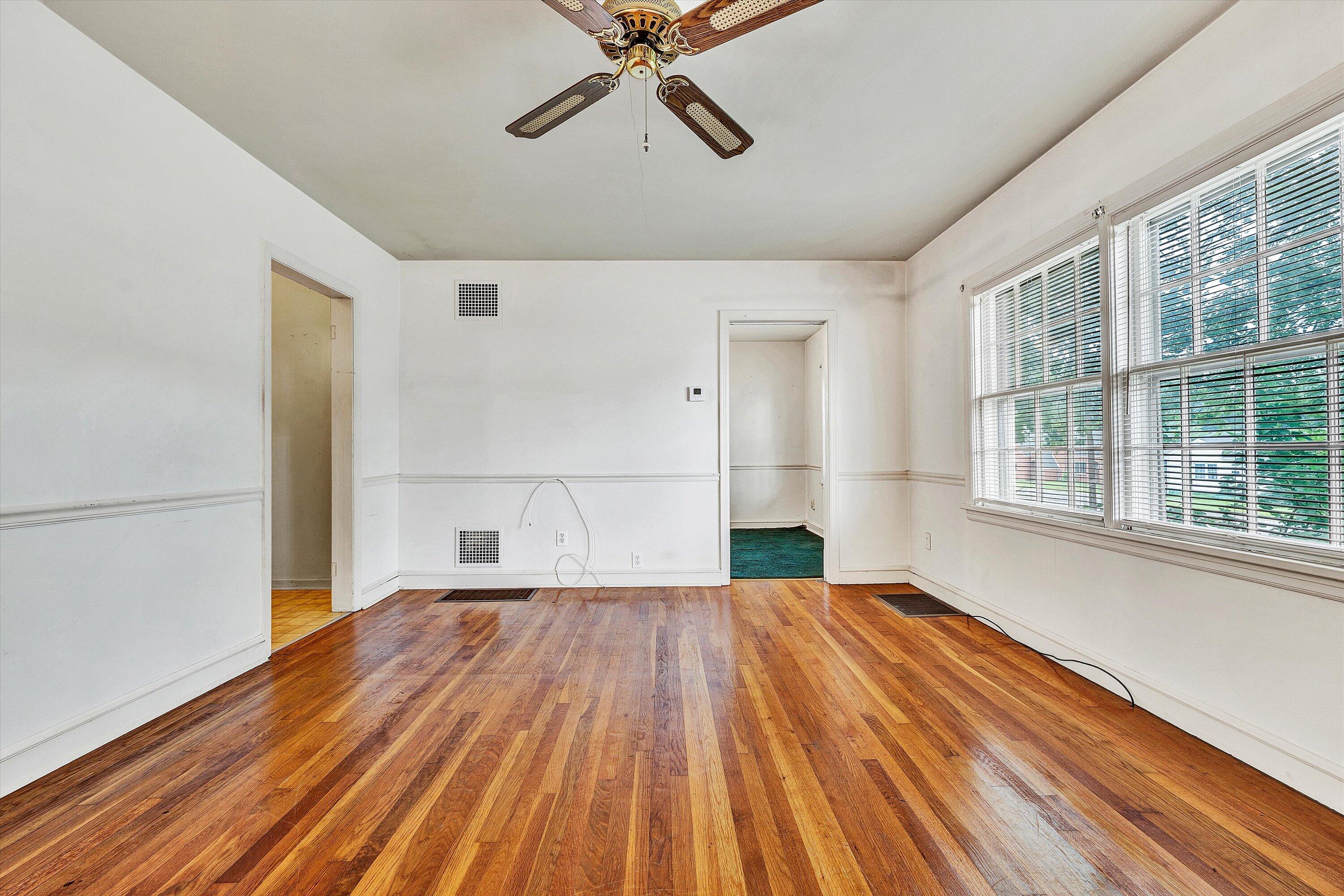 3112 Plantation Road Northeast Roanoke, VA 24012 - Photo 7 of 31 06-DSC07272