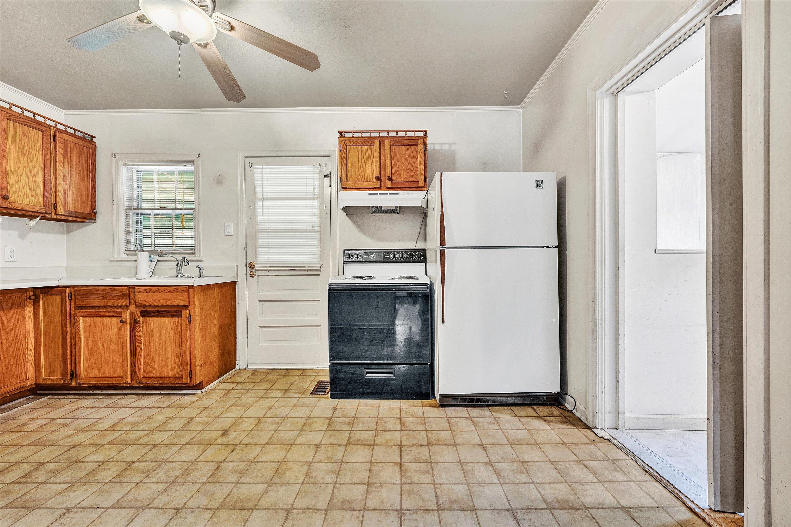 3112 Plantation Road Northeast Roanoke, VA 24012 - Photo 9 of 31 10-DSC07284