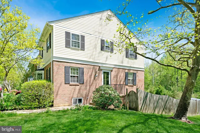 $600,000 | 9239 Sand Creek Court, Burke, VA 22015