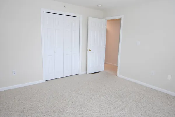 $2,975 | 109 Overlook Circle, Hudson, NH 03051