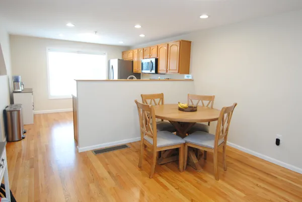 $2,975 | 109 Overlook Circle, Hudson, NH 03051