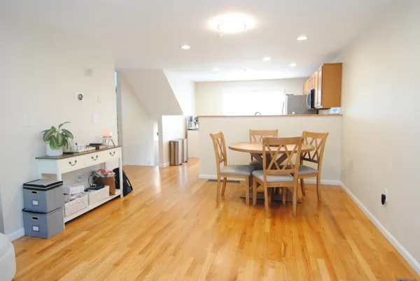 $2,975 | 109 Overlook Circle, Hudson, NH 03051