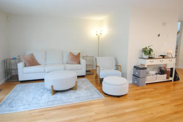 $2,975 | 109 Overlook Circle, Hudson, NH 03051