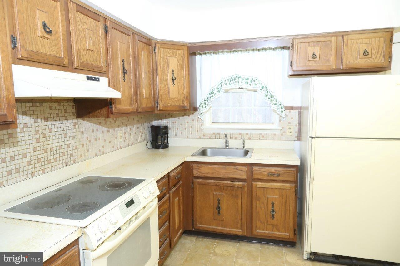 2315 Millers Mill Road Cooksville, MD 21723 - Photo 6 of 17 Kitchen