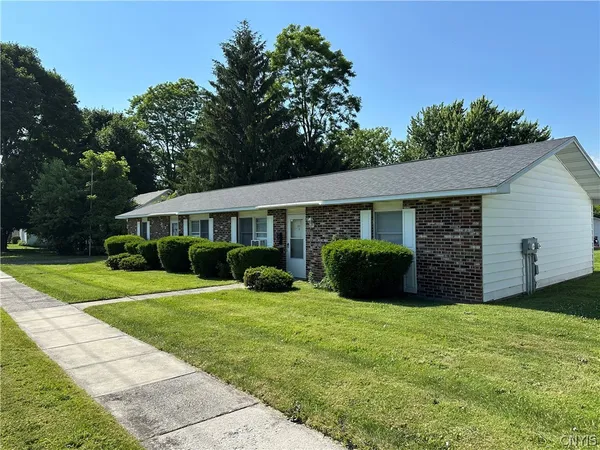 $1,100 | 519 East Hoard Street, Watertown, NY 13601