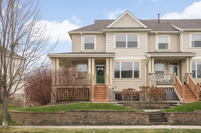 $374,900 | 13765 54th Avenue North, Plymouth, MN 55446