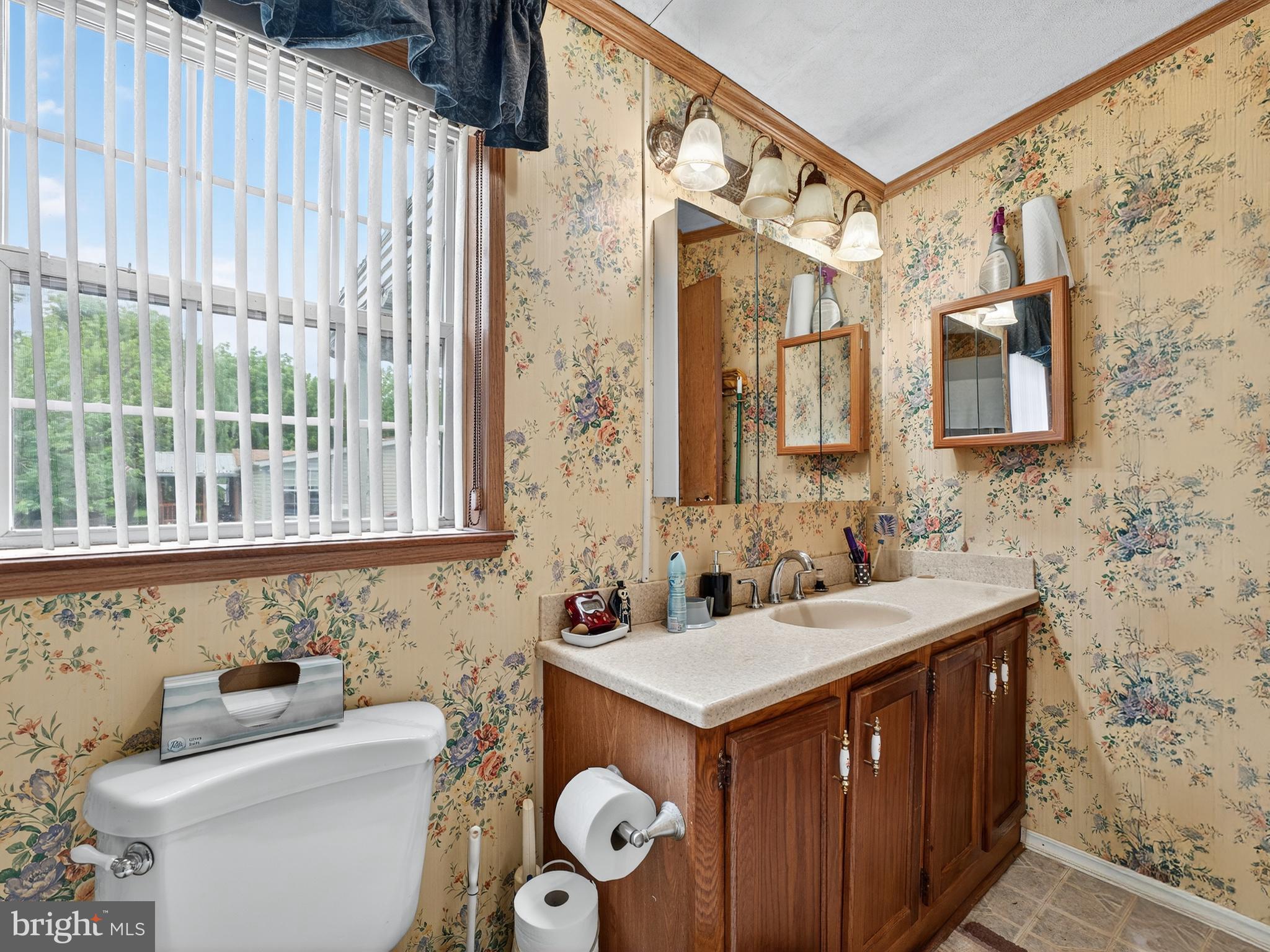 885 Cypress Ave Spring Spring City, PA 19475 - Photo 21 of 24 a bathroom with a sink and a toilet