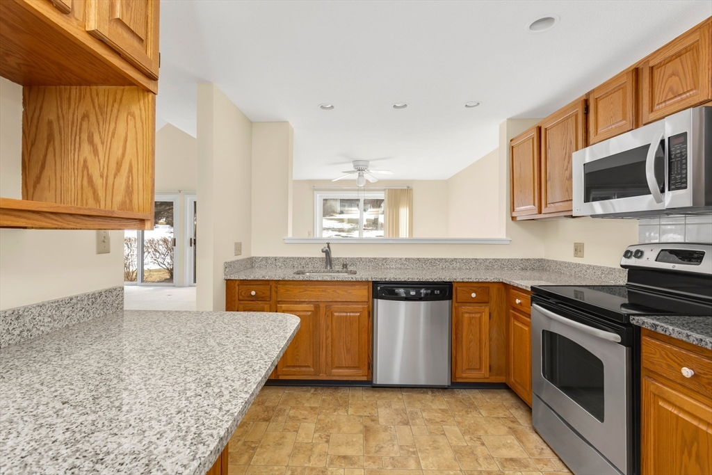 2 Stone Ridge Road, Unit 2 Franklin, MA 02038 - Photo 12 of 34 Gallery Image 12