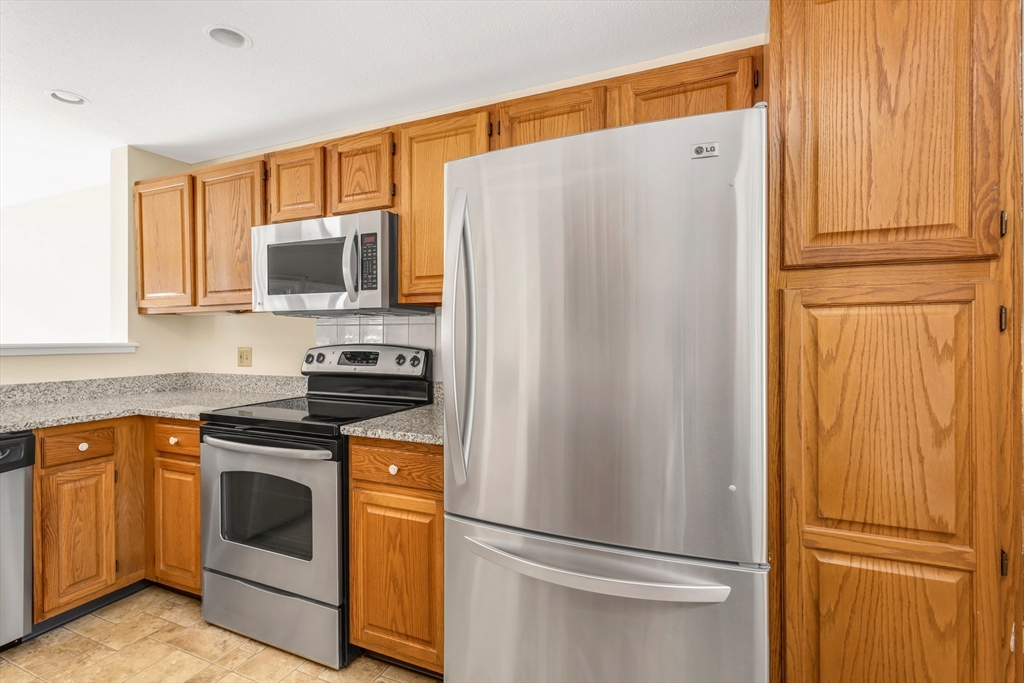2 Stone Ridge Road, Unit 2 Franklin, MA 02038 - Photo 13 of 34 Gallery Image 13