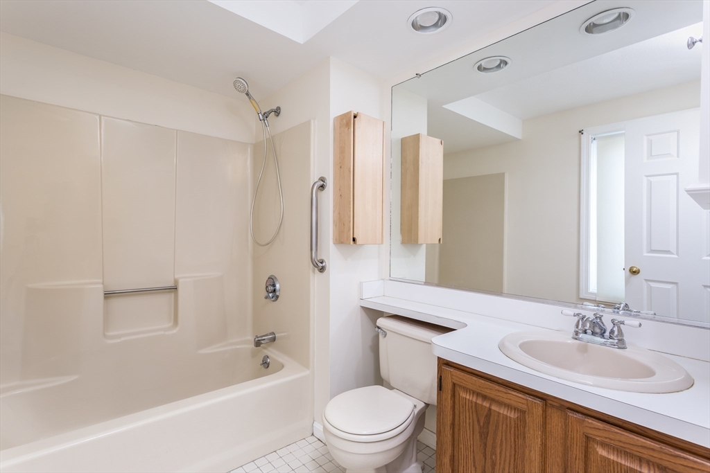 2 Stone Ridge Road, Unit 2 Franklin, MA 02038 - Photo 18 of 34 Gallery Image 18