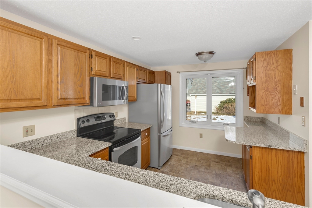 2 Stone Ridge Road, Unit 2 Franklin, MA 02038 - Photo 10 of 34 Gallery Image 10