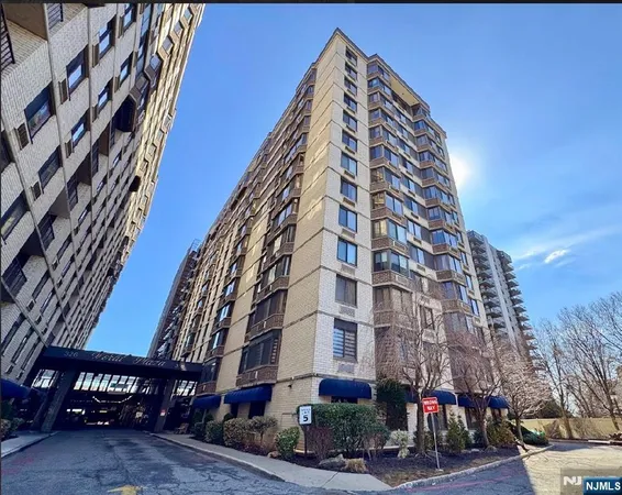 $388,000 | 316 Prospect Avenue, Unit 11J, Hackensack, NJ 07601