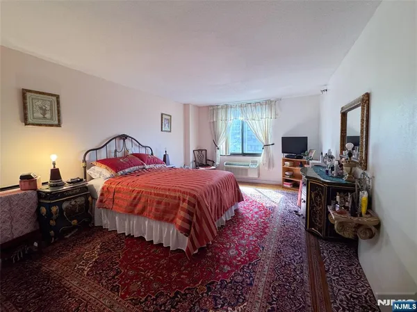 $388,000 | 316 Prospect Avenue, Unit 11J, Hackensack, NJ 07601