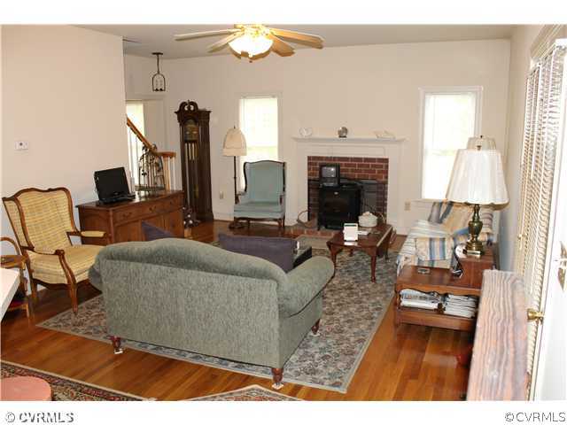 68 Rivers Bend Lane Bumpass, VA 23024 - Photo 4 of 24 Den/Family/Great Room - The HUGE Family Room conne