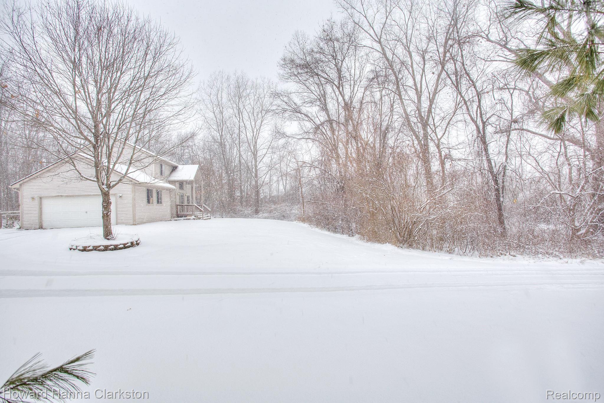 2145 Middle Road Highland, MI 48357 - Photo 10 of 36 2.jpg