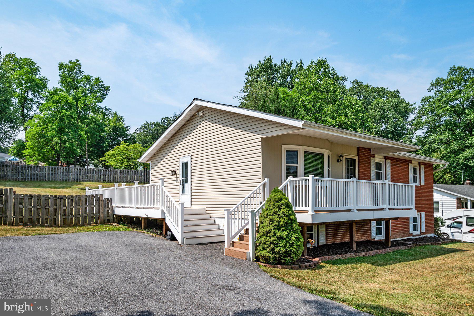 3016 Michael Road Mount Airy, MD 21771 - Photo 2 of 35