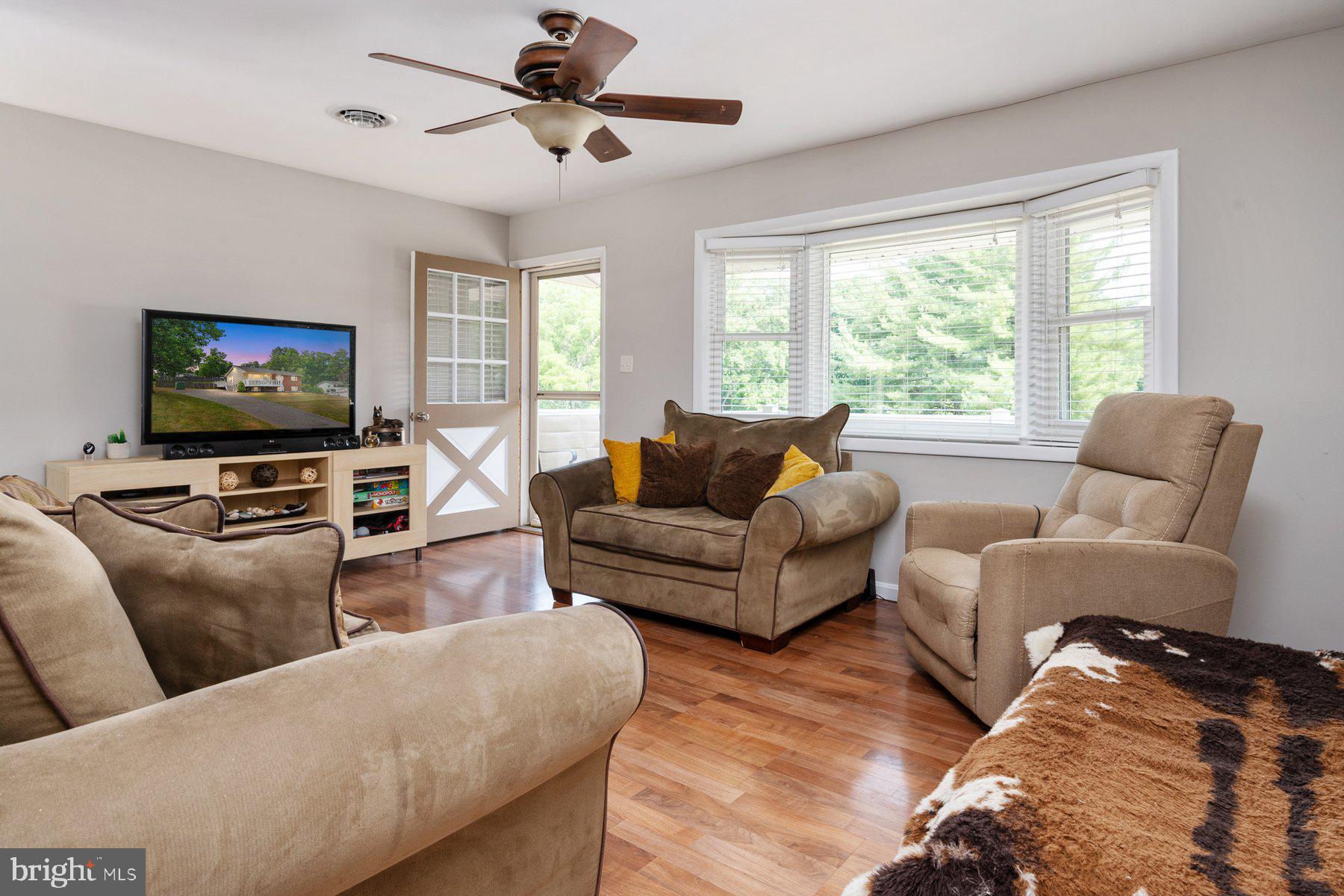 3016 Michael Road Mount Airy, MD 21771 - Photo 5 of 35