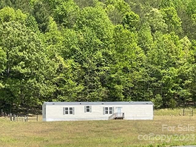 1586 Hemphill Road Marion, NC 28752 - Photo 18 of 21 Gallery Image 18