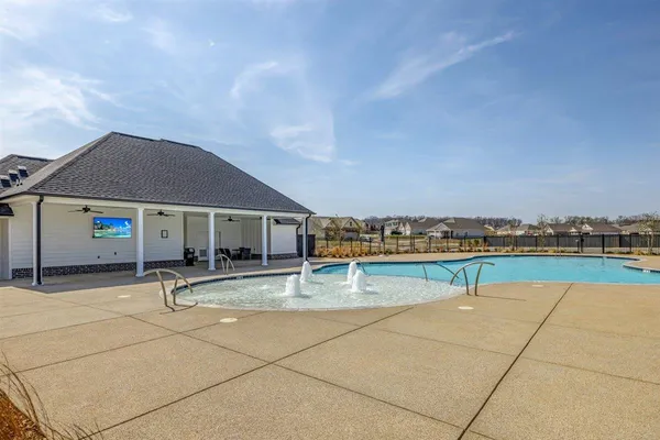 $340,000 | 160 Driftwood Loop, Oakland, TN 38060