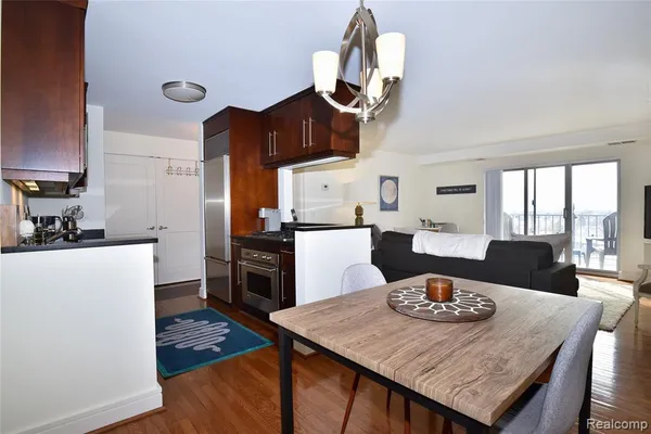 $3,850 | 411 South Old Woodward Avenue, Unit 1002, Birmingham, MI 48009