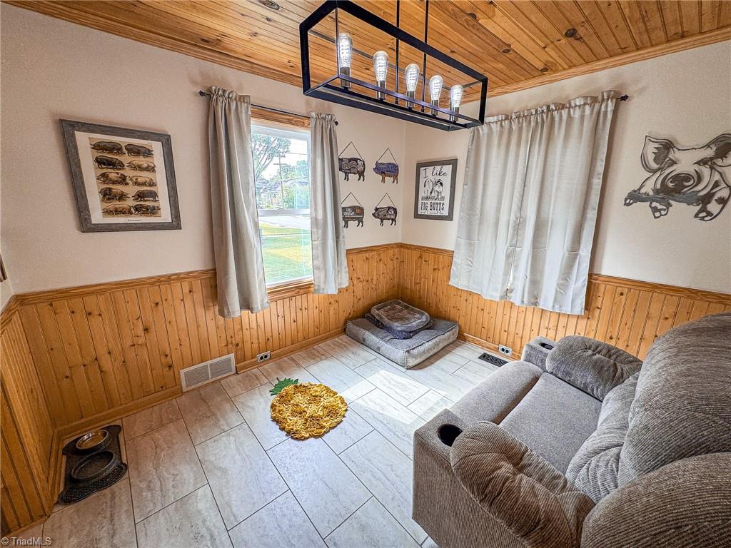 717 Spring Street Mount Airy, NC 27030 - Photo 11 of 24 Gallery Image 11