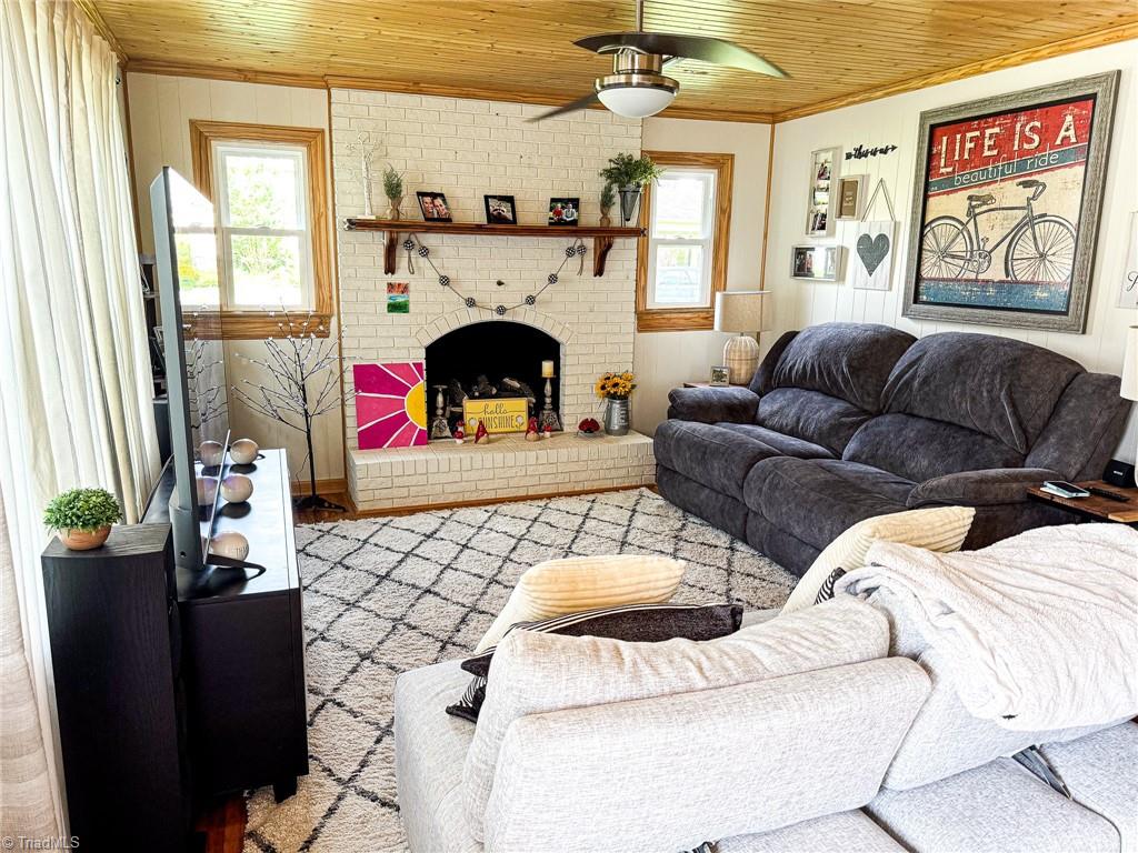 717 Spring Street Mount Airy, NC 27030 - Photo 6 of 24 Gallery Image 6