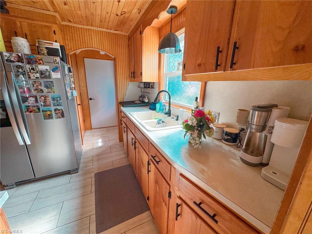717 Spring Street Mount Airy, NC 27030 - Photo 7 of 24 Gallery Image 7